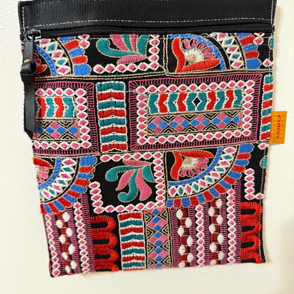 Embroidered Crossbody Bag with Multicolor Design